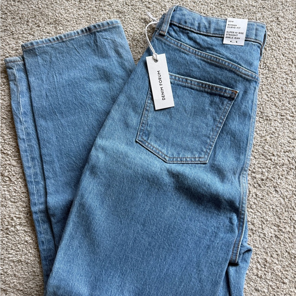 Denim Forum Rowan Curve-Fit Jeans in Classic Blue
